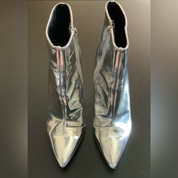 Thalia Sodi Metallic Silver Heeled Boots - Picture 4 of 5